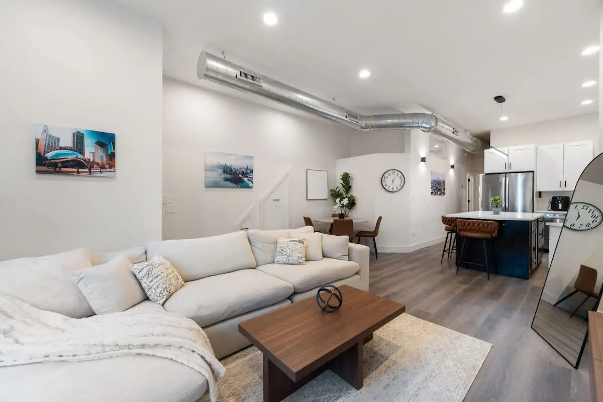 6f6ad985 b9c3 48 fJcON