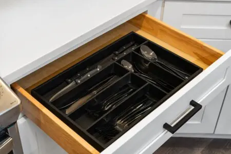 7c4b7946 3345 4c n7ynX