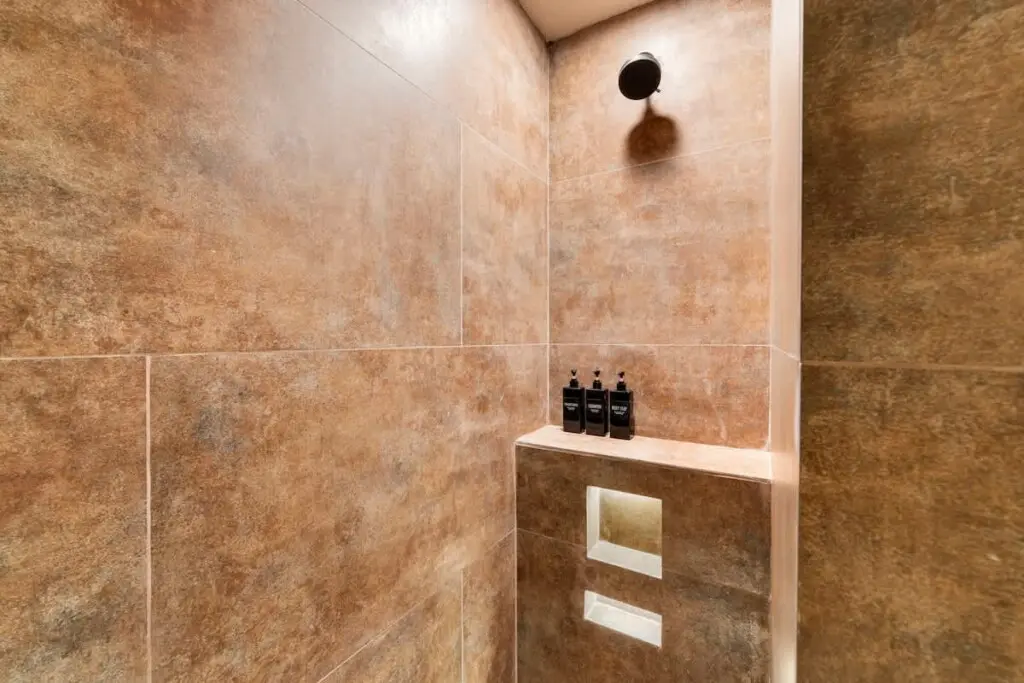 8914f6fd 5b44 46 IC3gY