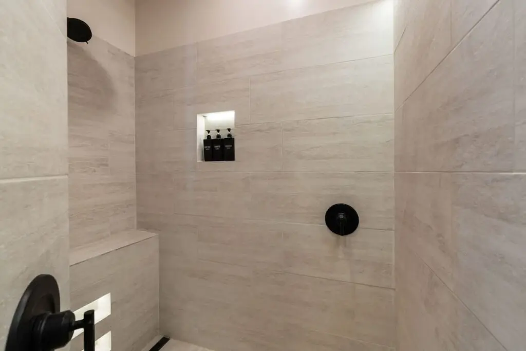 8dd43622 f563 47 JEaOA