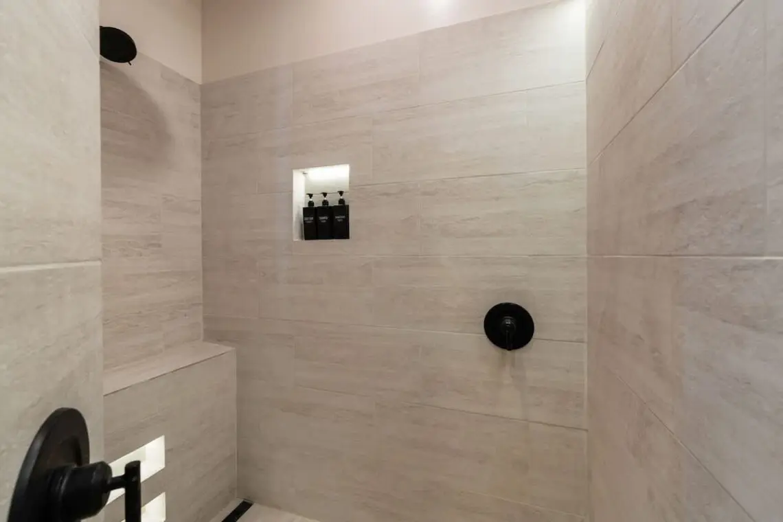 8dd43622 f563 47 JEaOA