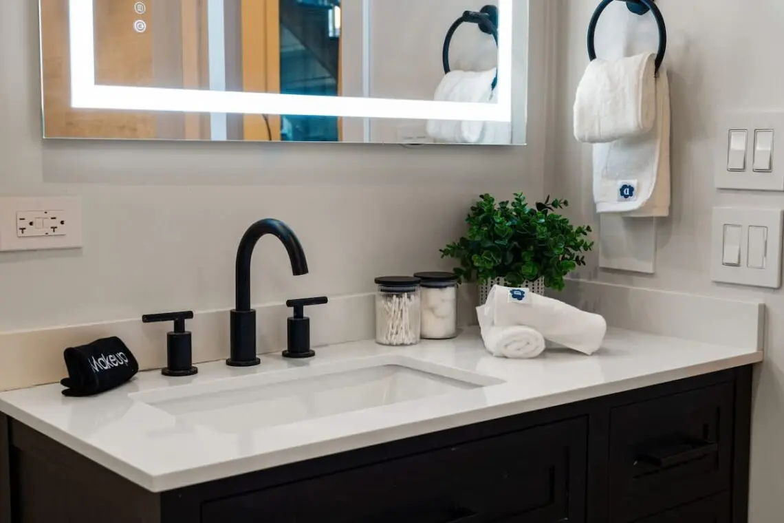 adecbadd 1f42 48 zPjJx