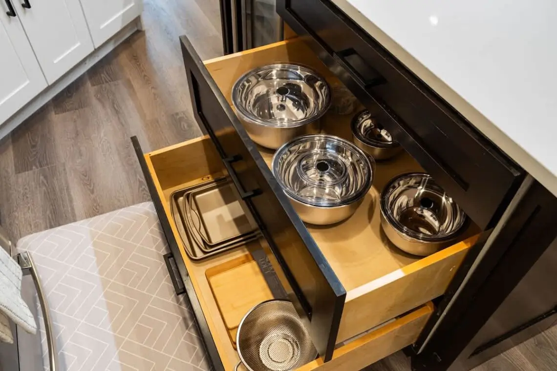 c92484ed d210 44 8YPAL