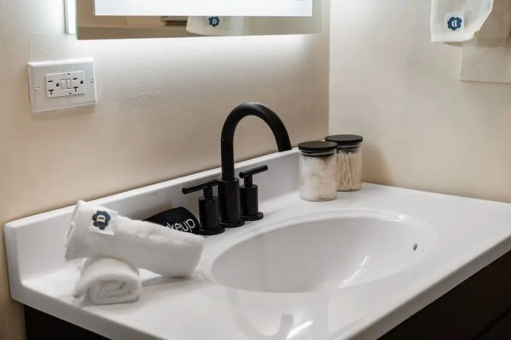 d2ee84bd 2056 4c uXFzU