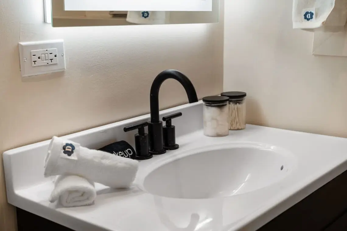 d2ee84bd 2056 4c uXFzU