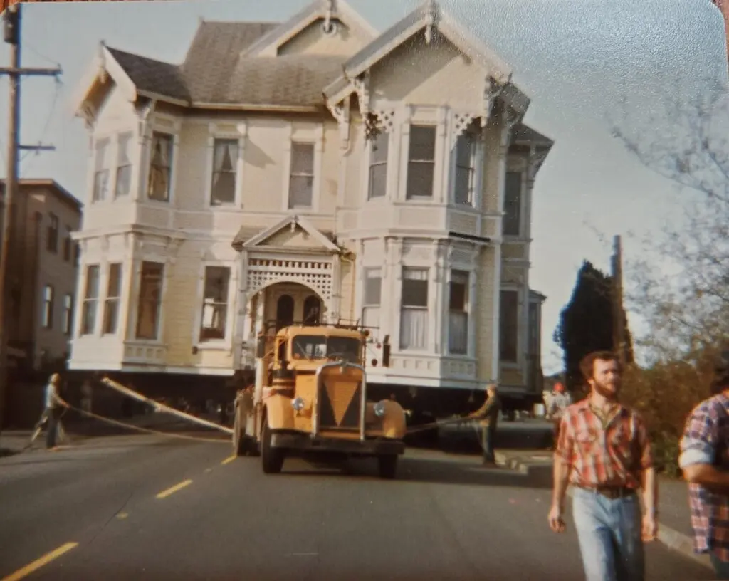 feabb13c 6b44 429f a952 4b8538271f63.jpg