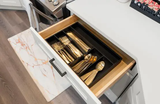 7dc1d6a0 e083 46 73QBd