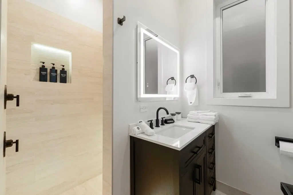 d37382f9 b711 49 DaLJA